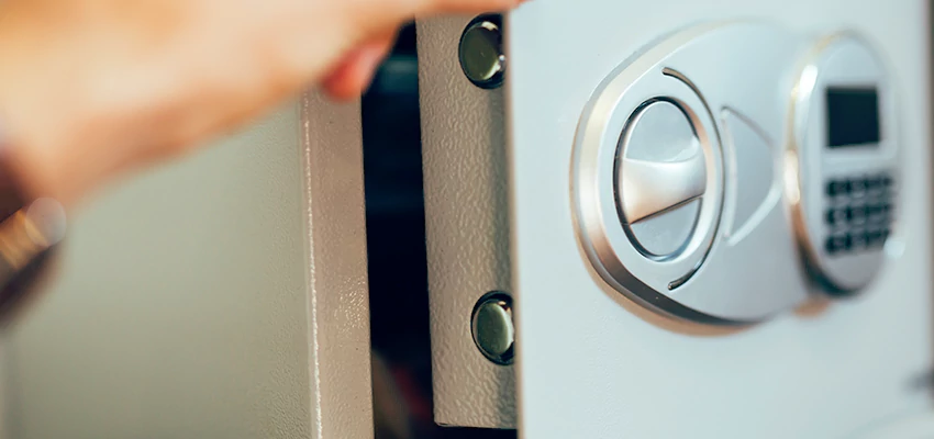 Fingerprint Safe Openers in Magalia, CA